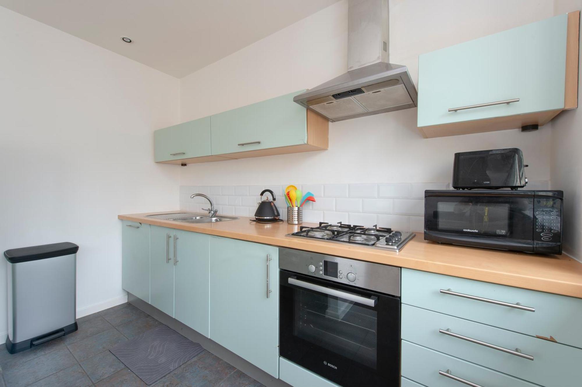 Modern Luxury Apartment By Bow Road Station Londen Buitenkant foto
