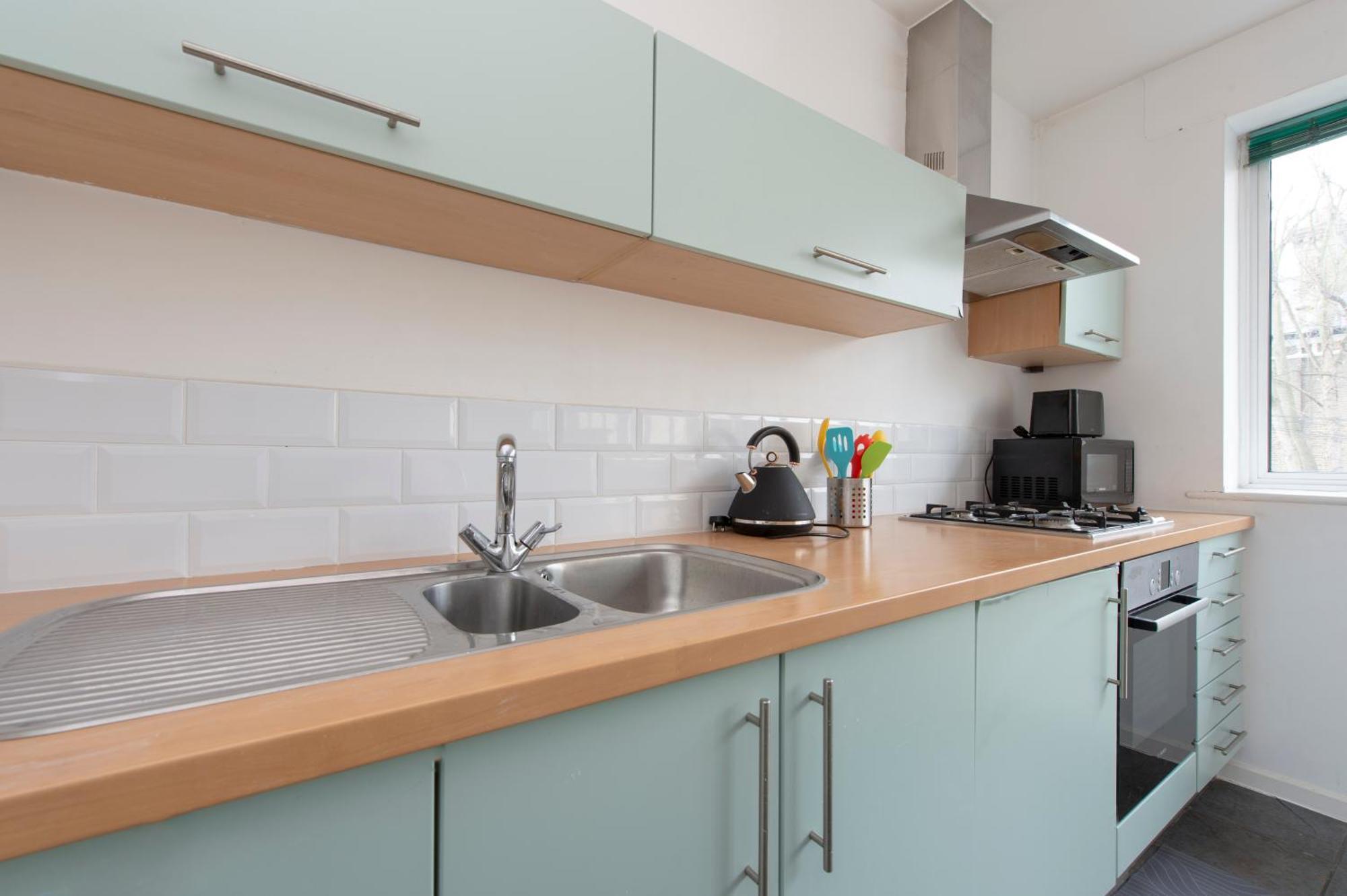 Modern Luxury Apartment By Bow Road Station Londen Buitenkant foto