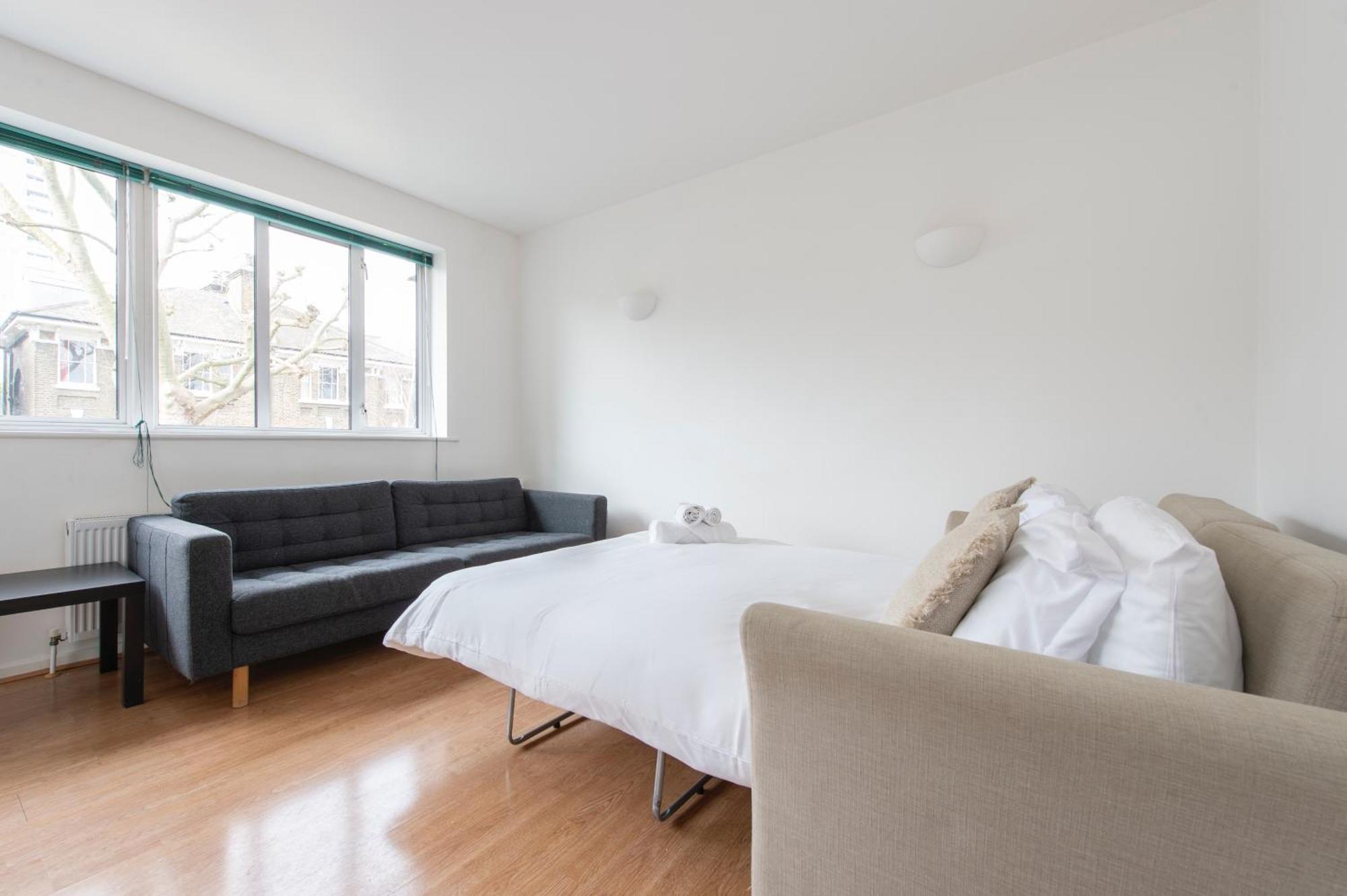 Modern Luxury Apartment By Bow Road Station Londen Buitenkant foto